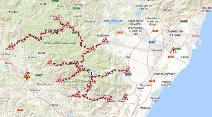 El incendio de la Vall d'Uixó corta 8 carreteras: la DGT pide evitar desplazamientos en la zona