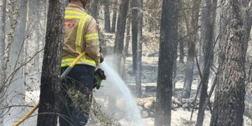 Estabilizado el incendio de La Vall d’Uixó: los vecinos de Artana y Eslida regresan a sus casas