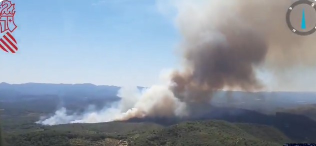 Alarma en Castellón ante la "evolución negativa" del incendio de Soneja: el fuego avanza sin control favorecido por el calor extremo 2 IF Soneja