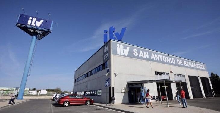 Más de 8.000 empresas de transporte de Valencia pasan la ITV fuera de la Comunitat por el colapso del servicio 1 ITV