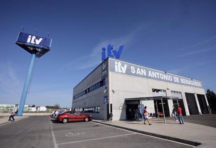 Más de 8.000 empresas de transporte de Valencia pasan la ITV fuera de la Comunitat por el colapso del servicio 1 ITV