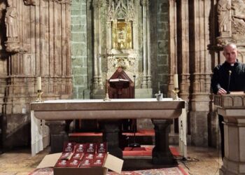 La Capilla del Santo Caliz acoge la presentacion oficial y bendicion de las Credenciales de Peregrinacion de El Camino del Santo Grial 4 Mediana rotated 1