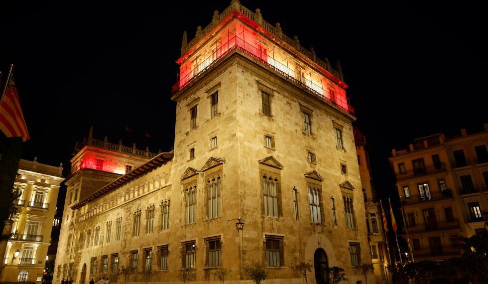 La Generalitat iluminará el Palau y Metrovalencia con los colores de España para apoyar a la selección en la final del Mundial 1 La Generalitat iluminara el Palau y Metrovalencia con los colores de Espana para apoyar a la seleccion en la final del Mundial