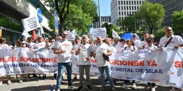 Histórica protesta de los loteros: exigen a SELAE una revisión urgente ante la amenaza de un "monopolio digital"