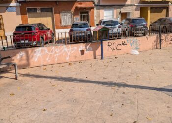 Alerta vecinal en Rafelbunyol: denuncian una oleada de vandalismo nocturno provocado por menores