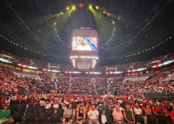 El Roig Arena congrega a más de 11.000 personas para presenciar la victoria de España en el Mundial 3 El recinto valenciano abrió sus puertas de forma gratuita para emitir en sus pantallas gigantes el histórico triunfo de la Selección Española frente a Argentina.