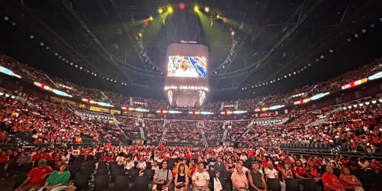 El Roig Arena congrega a más de 11.000 personas para presenciar la victoria de España en el Mundial 1 El recinto valenciano abrió sus puertas de forma gratuita para emitir en sus pantallas gigantes el histórico triunfo de la Selección Española frente a Argentina.