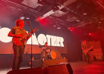 Wolfmother celebra el 20º aniversario de su álbum debut con un rotundo directo en la Sala Auditorio Roig Arena