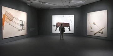 La Fundación Bancaja reúne la última etapa creativa de Antoni Tàpies en una gran exposición en Valencia