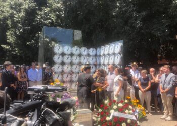 València abraza el recuerdo de las víctimas del metro en el 20º aniversario de la tragedia