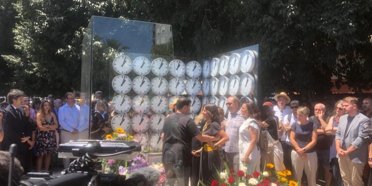 València abraza el recuerdo de las víctimas del metro en el 20º aniversario de la tragedia