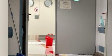 Goteras en Urgencias del Hospital Clínic en plena ola de calor: los trabajadores denuncian el colapso de las instalaciones