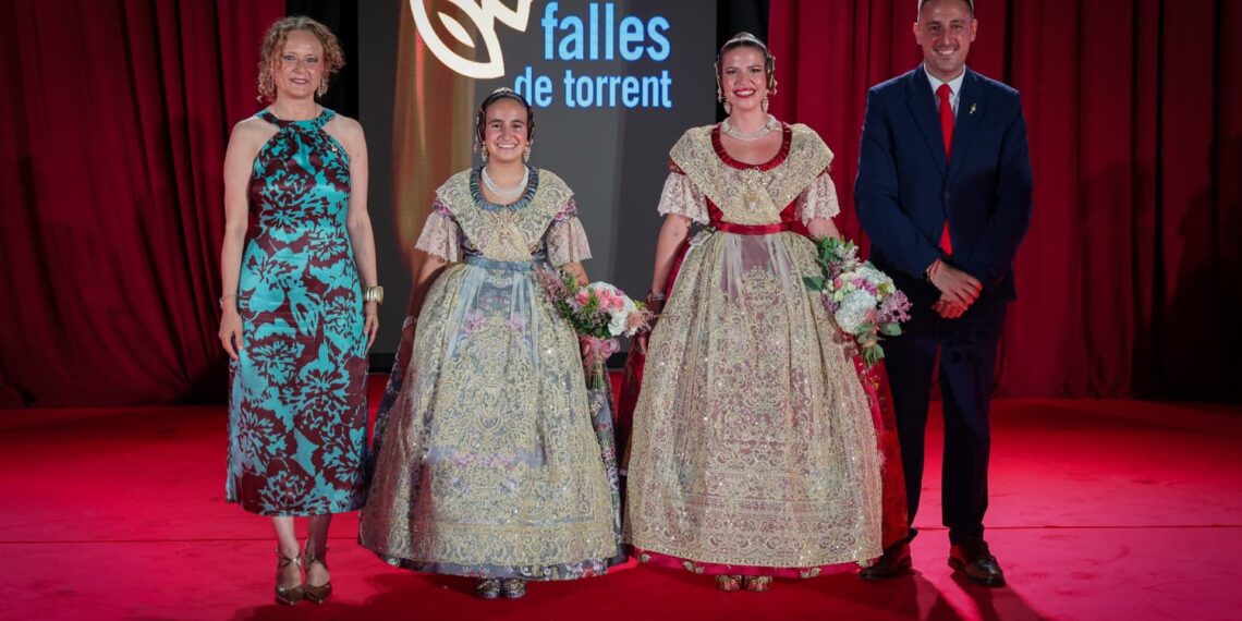 Amparo Taberner Moncholí y Carla Simó Mollá, elegidas Falleras Mayores de Torrent para el ejercicio 2027 1 Amparo Taberner Moncholí y Carla Simó Mollá, elegidas Falleras Mayores de Torrent para el ejercicio 2027