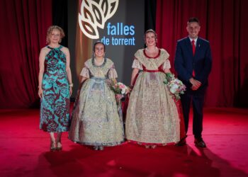 Amparo Taberner Moncholí y Carla Simó Mollá, elegidas Falleras Mayores de Torrent para el ejercicio 2027