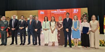 García-Page reivindica la identidad compartida de manchegos y valencianos en el XX Día de Castilla-La Mancha
