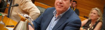 El PP tumba los recortes a la catalanista AVL y Vox se conforma a cambio de introducir la prioridad nacional