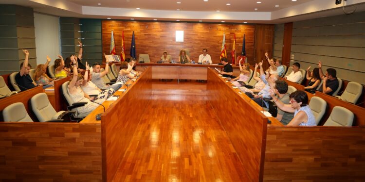 Torrent aprueba por unanimidad movilizar más de 8,3 millones de euros para inversiones, colegios y reducción de deuda 1 Torrent aprueba por unanimidad movilizar más de 8,3 millones de euros para inversiones, colegios y reducción de deuda
