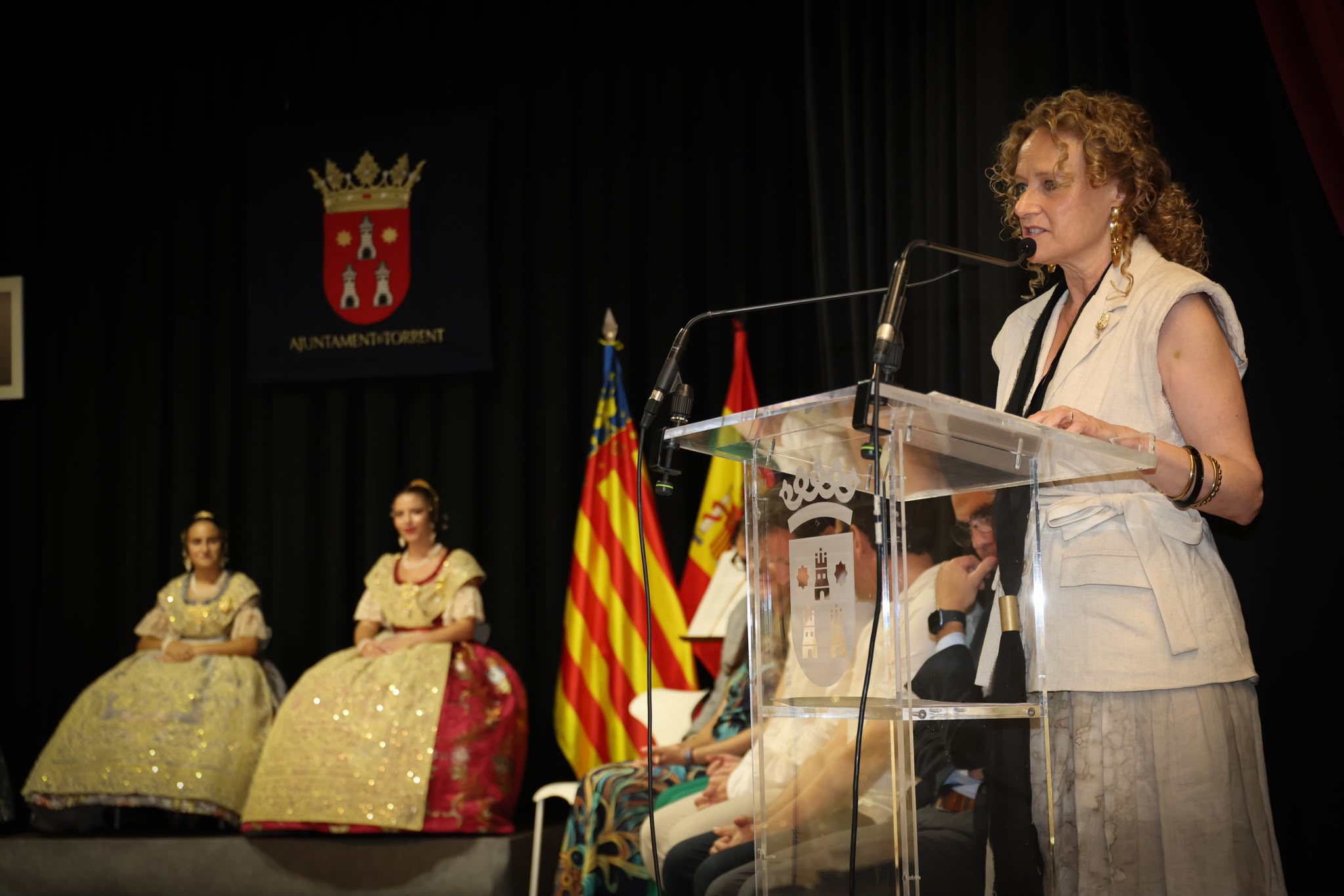 Amparo Taberner y Carla Simó son proclamadas oficialmente como las Falleras Mayores de Torrent para 2027 6 WhatsApp Image 2026 07 16 at 21.10.471