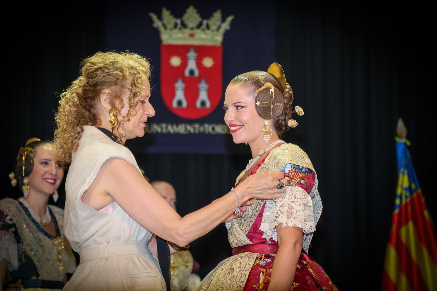 Amparo Taberner y Carla Simó son proclamadas oficialmente como las Falleras Mayores de Torrent para 2027 3 WhatsApp Image 2026 07 16 at 21.10.472
