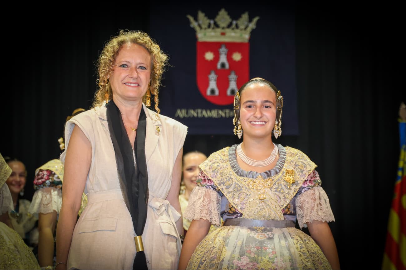 Amparo Taberner y Carla Simó son proclamadas oficialmente como las Falleras Mayores de Torrent para 2027 4 WhatsApp Image 2026 07 16 at 21.10.48