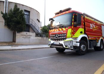 El Ajuntament de Valéncia despliega 15 bomberos y seis vehículos para apoyar en el incendio de Castellón