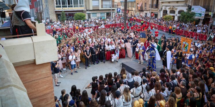 La Conquista Mora llena de historia, pólvora y emoción la Plaza Mayor de Torrent