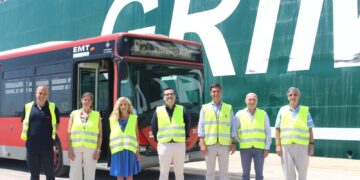 Un autobús de la EMT de Valencia viajará a Nigeria para convertirse en un museo sobre ruedas