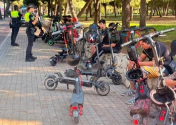 La Policía Local de Valencia evita una macroquedada de patinetes eléctricos e inmoviliza ocho vehículos manipulados 1 a8cf3e23 2942 4f13 a379 8d2c50a10510 16 9 aspect ratio 1600w 0