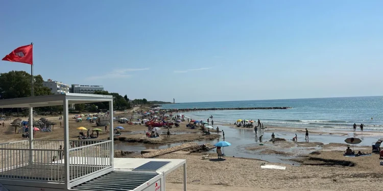 Cierran al baño la playa de Les Fonts de Alcossebre por contaminación microbiológica 1 bc650cb1 2317 409d af33 0a93dc8a9b1b 16 9 aspect ratio 1600w 0