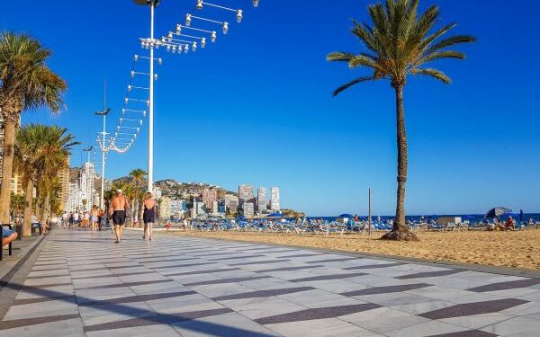 Detenido en Benidorm tras días de "vacaciones gratis" en hoteles y restaurantes 1 Detenido en Benidorm tras días de "vacaciones gratis" en hoteles y restaurantes