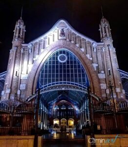 Rutas nocturnas con CaminArt: la Valencia modernista y Camins Negres