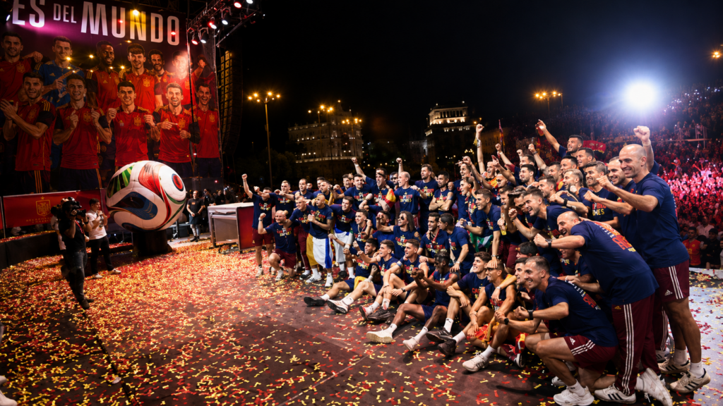España celebra su segundo Mundial con una multitudinaria fiesta en Cibeles ante dos millones de aficionados 16 celebracion de la fiesta del mundial de futbol madrid espana 4