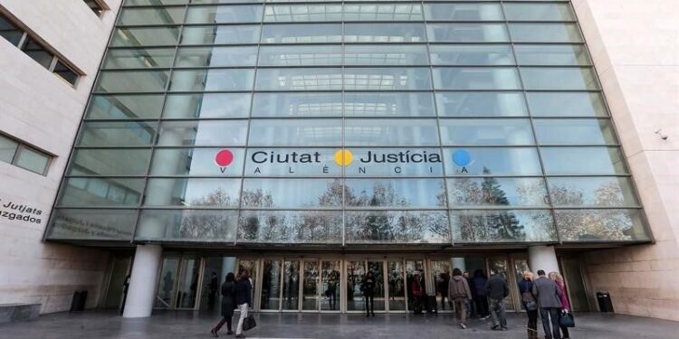 Cuatro acusados se enfrentan a juicio por un presunto asesinato por encargo en Puçol 1 ciudad de la justicia juzgados juicio valencia 1