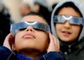 Cómo conseguir gratis las gafas homologadas para ver el eclipse total del 12 de agosto en Valencia