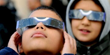 Cómo conseguir gratis las gafas homologadas para ver el eclipse total del 12 de agosto en Valencia