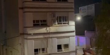 Desalojo 'in extremis' en Benetússer: el colapso de un edificio de tres plantas roza la tragedia