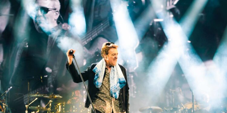 El Último de la Fila hace historia en València con un concierto inolvidable ante un Ciutat de València abarrotado 1 el ultimo de la fila 10 1536x1024 1