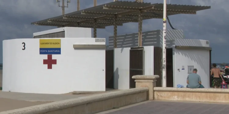 Muere un hombre de 75 años tras ser rescatado inconsciente del mar en la playa de la Malva-rosa