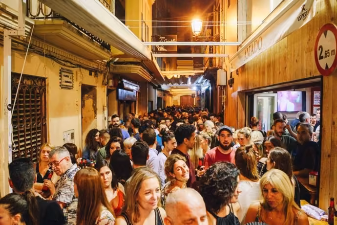 Castellón estudia poner fin a las restricciones acústicas en Las Tascas y reforzar su papel como símbolo gastronómico de la ciudad 1 fotonoticia 20260716134155 690
