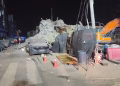 Retiran una excavadora del edificio derrumbado de Benetússer tras acceder al recinto precintado sin autorización 11 fotonoticia 20260716182841 690