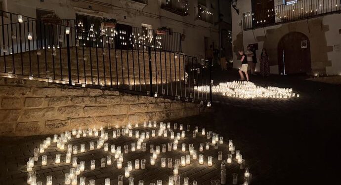 Titaguas deslumbra con más de 30.000 velas y bate su récord de visitantes en su Noche de las Velas 1 Titaguas deslumbra con más de 30.000 velas y bate su récord de visitantes en su Noche de las Velas