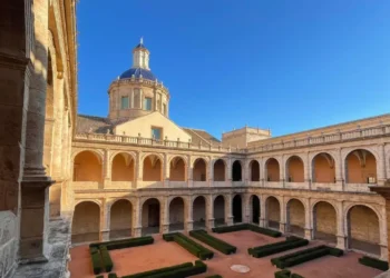 La Biblioteca Valenciana incorporará 165 años de historia con la donación de la hemeroteca de Las Provincias