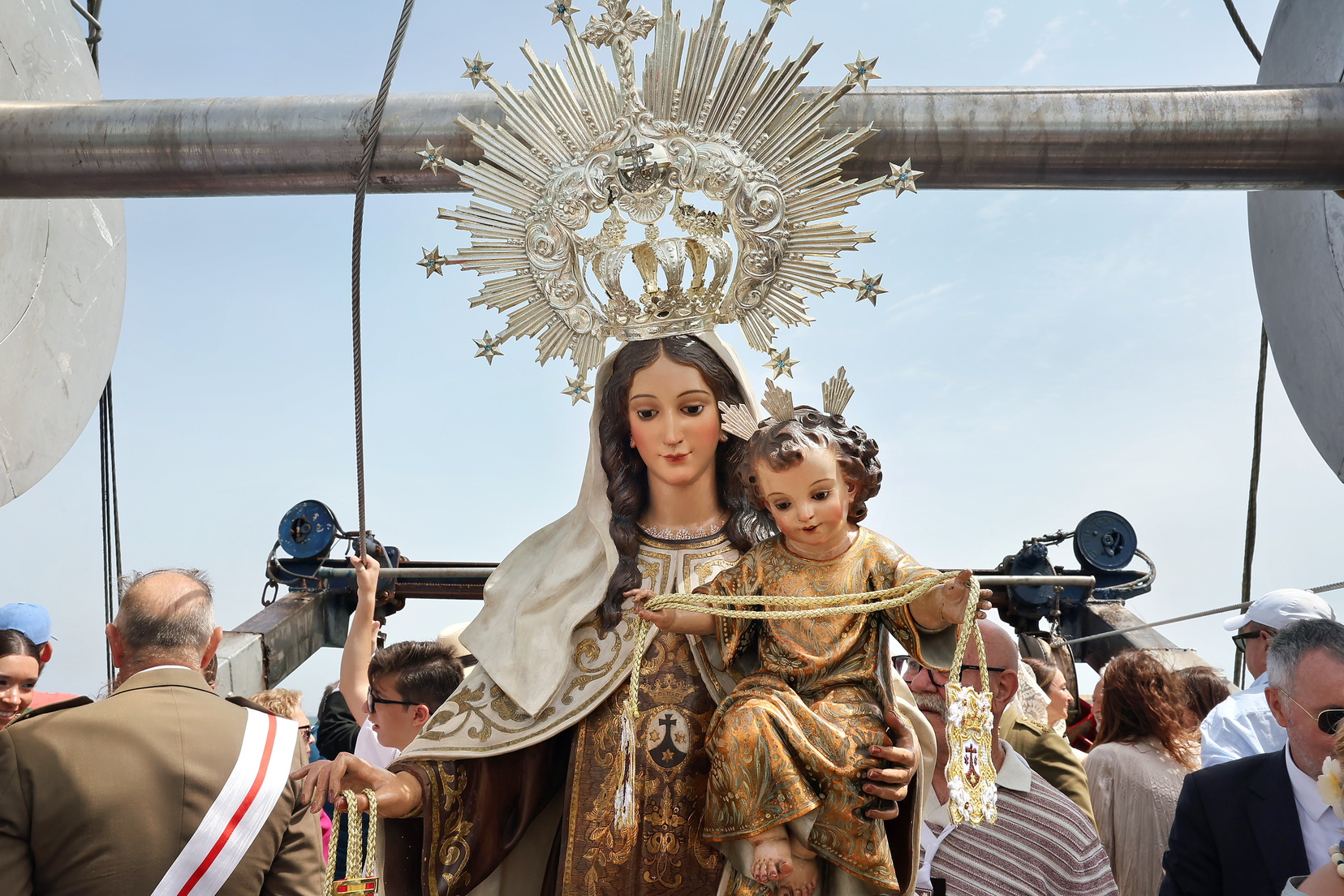 Los pescadores y marineros de Valencia honran a la Virgen del Carmen 11 image0000124