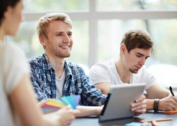 ¿Por qué pasar cuatro años en la facultad ya no es la única vía hacia un buen sueldo? Conoce el mundo de la Formación Profesional 14 ¿Por qué pasar cuatro años en la facultad ya no es la única vía hacia un buen sueldo? Conoce el mundo de la Formación Profesional