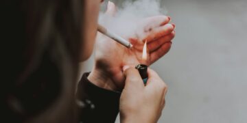 La AECC exige a los partidos políticos pactar un paquete fiscal y el empaquetado genérico en la nueva Ley del Tabaco