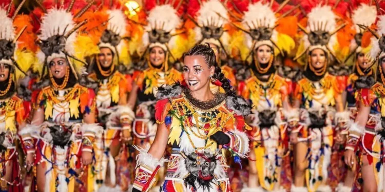 Oliva celebra el centenario de sus fiestas de Moros y Cristianos con una edición histórica 1 moros y cristianos