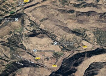 Despliegue de emergencia por un incendio de vegetación en Olocau del Rey