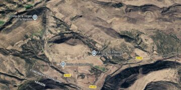 Despliegue de emergencia por un incendio de vegetación en Olocau del Rey