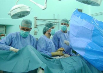 La Fe bate récord de trasplantes renales de donante vivo y ya supera las cifras de 2024 14 operacion quirofano centro sanitario si el paciente supera un limite de dias de espera1