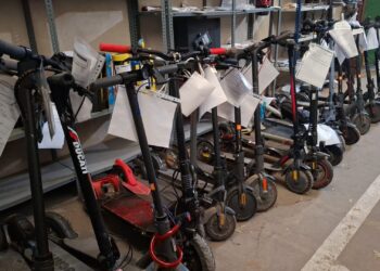 La Policía Local de Paterna refuerza el control de los patinetes eléctricos para garantizar una movilidad más segura en la ciudad 1 La Policía Local de Paterna refuerza el control de los patinetes eléctricos para garantizar una movilidad más segura en la ciudad